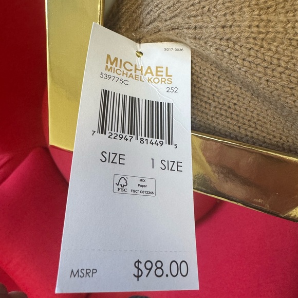New in box Michael Kors hat and scarf set - Picture 3 of 3